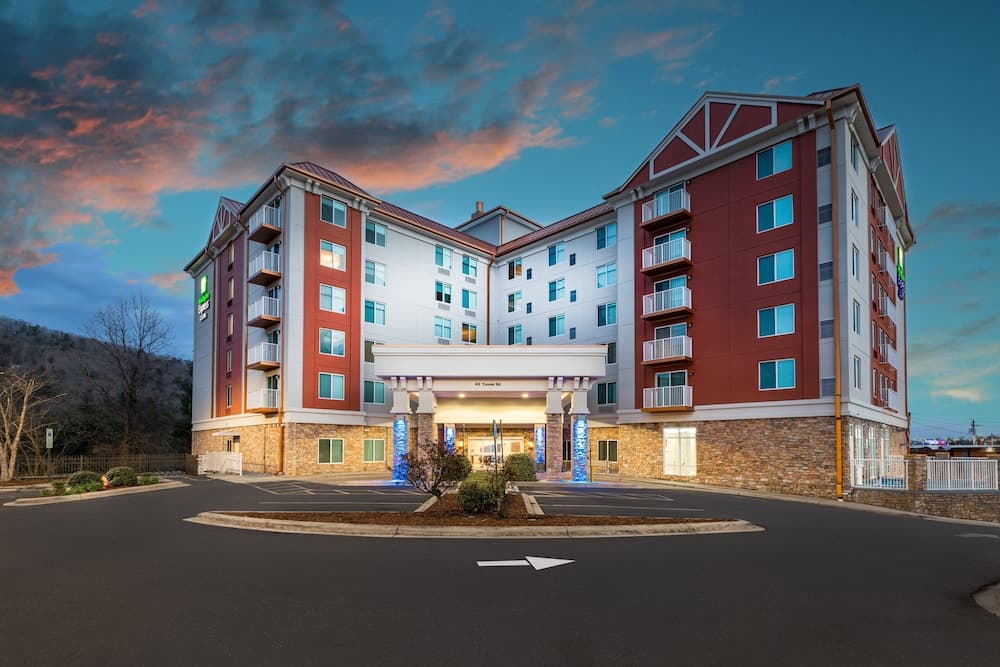 Holiday Inn Express & Suites Asheville Downtown by IHG — hotel in Asheville, North Carolina