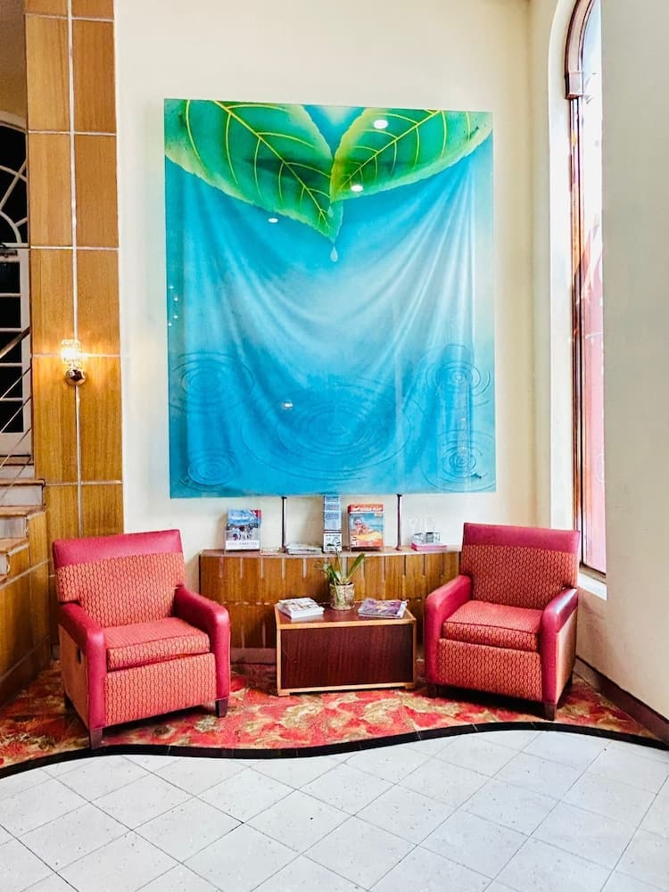 Ponce De Leon Hotel interior in St. Petersburg, FL — gallery photo 2