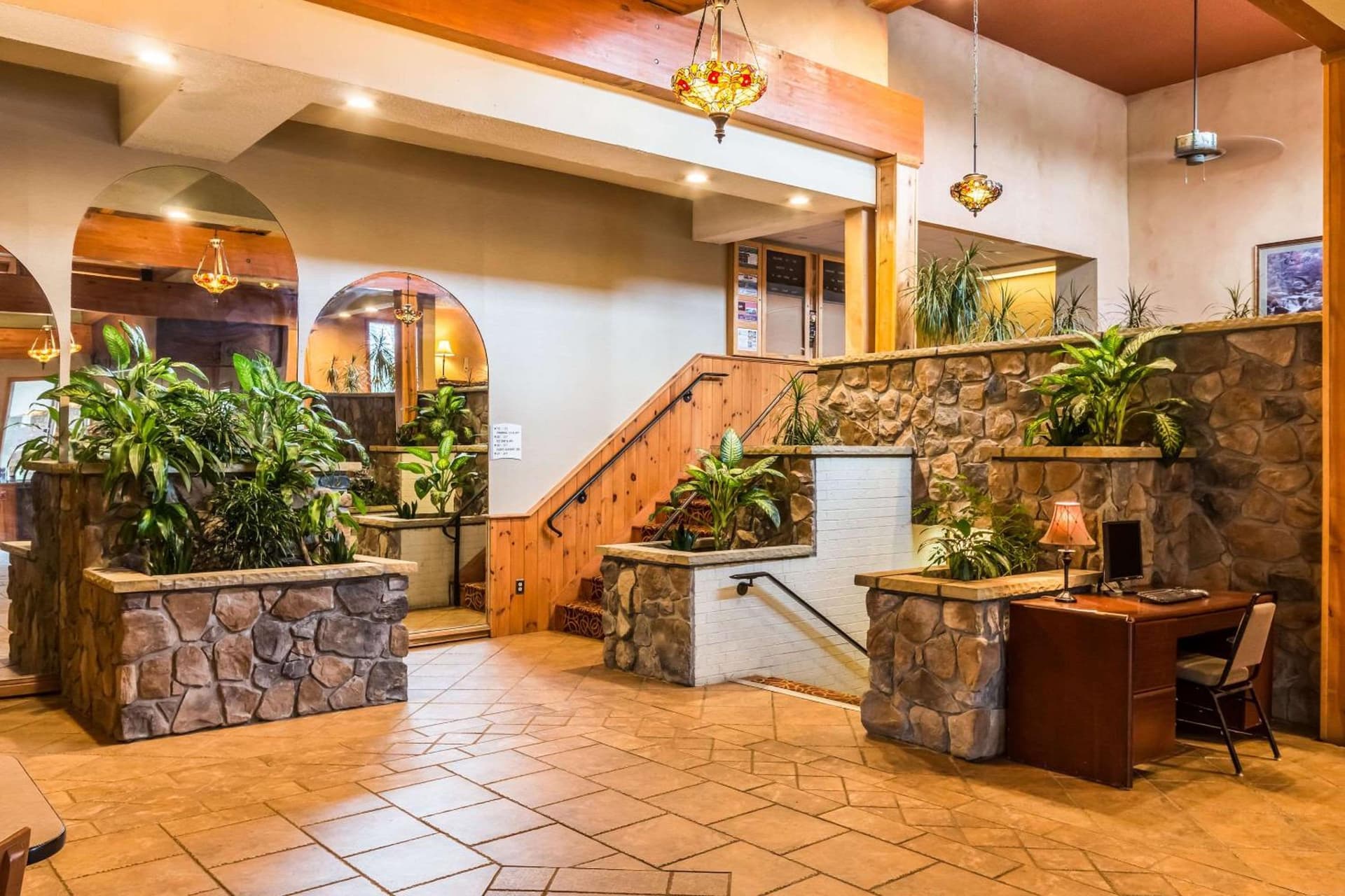 Quaint Inn & Suites — hotel in McHenry, Illinois
