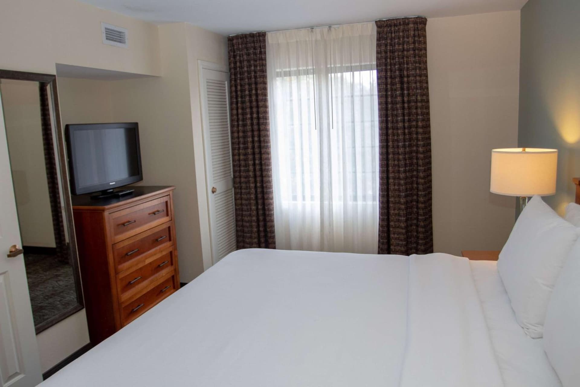 One-Bedroom King Suite at Sonesta ES Suites San Antonio Northwest Medical Center in San Antonio, TX