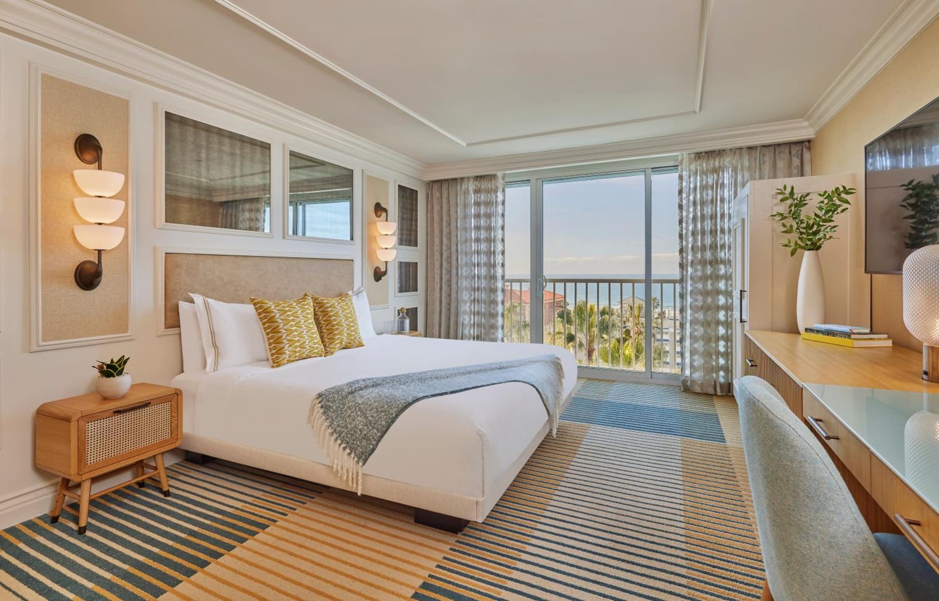 Mobility/Hearing Accessible Ocean View King, Roll-in Shower at Viceroy Santa Monica in Los Angeles, CA