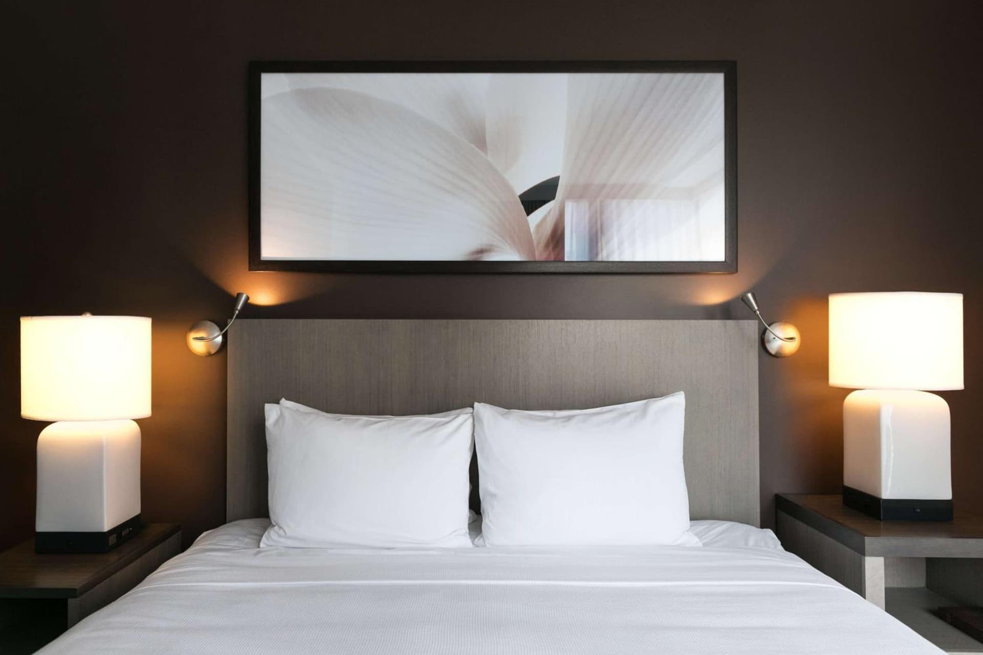 Queen Studio Suite with Kitchen and Roll-In Shower - Disability Access at Hyatt House New York/Chelsea in New York, NY