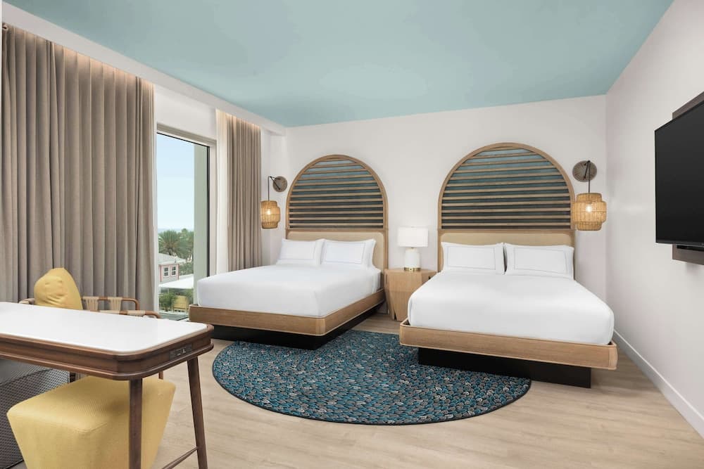 2 QN OCEAN VW BALCONY MOBILITY ACCESS 3X3SHWR at The Hiatus Clearwater Beach, Curio Collection By Hilton in Clearwater Beach, FL